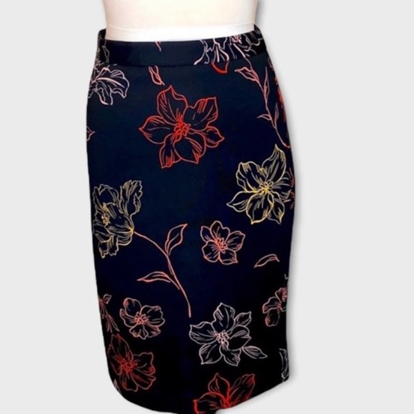 NWT TAHARI size 12 colorful outlined floral on dark brown retails $128 - Picture 2 of 4